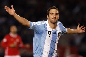 ac米兰官网-一周看点：五大联赛最激烈争夺场次盘点，五大联赛最高分夺冠