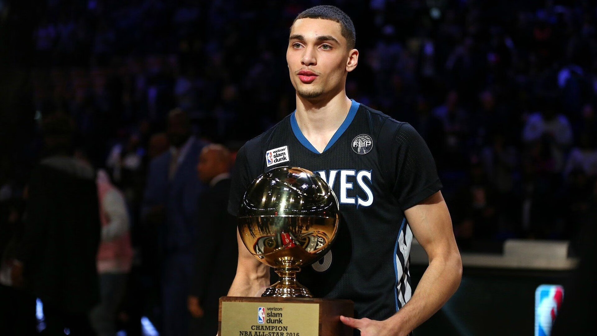 世界杯金球奖得主在欧冠遭严防 一场比赛遭遇13次犯规